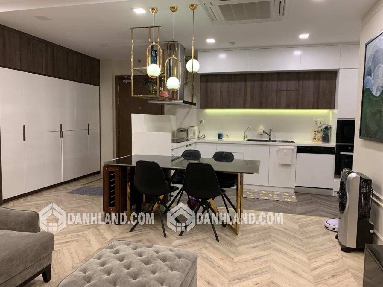Chính chủ cần bán nhanh CHCC The Gold View, 2PN, 2WC, 80m2, giá bán: 3,8 tỷ bao hết 0909943545