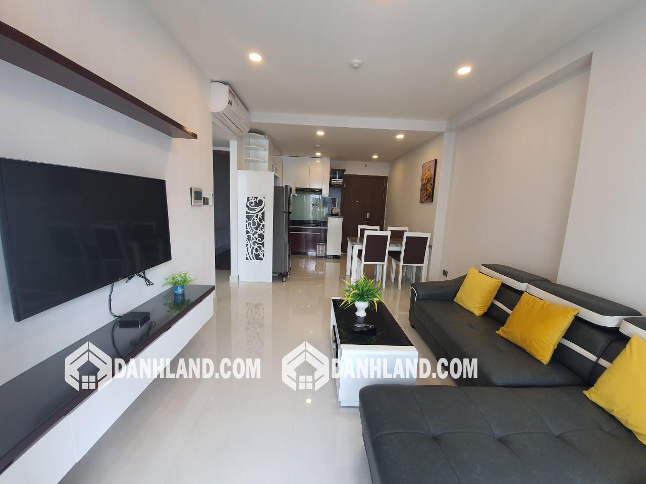 CHO THUÊ CĂN HỘ SAIGONROYAL CAO CẤP 2PN - 1WC GIÁ CHỈ 18 TRIỆU